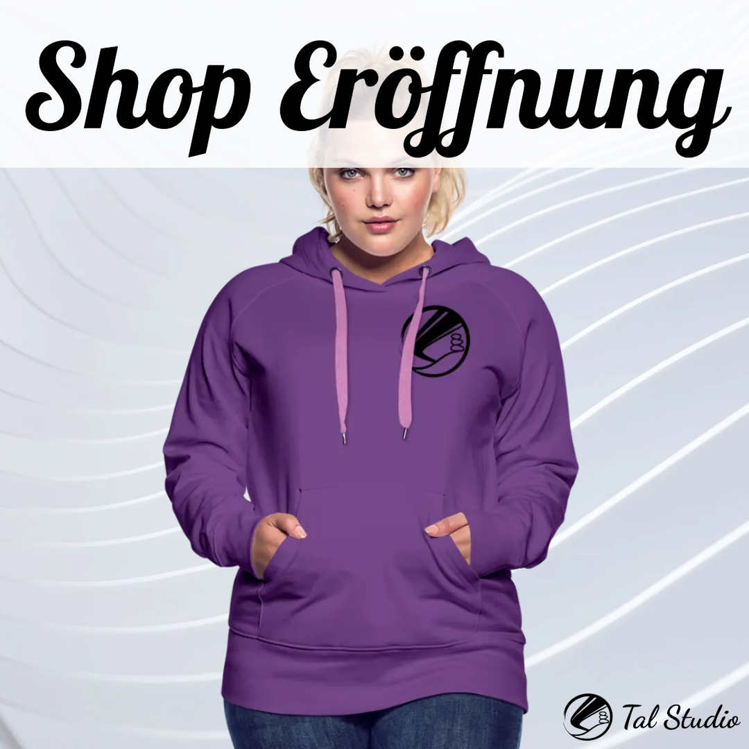 Curvy Frau trägt Tal Studio Pullover